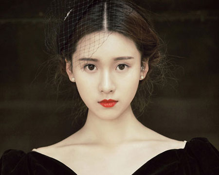 养眼气质美女复古写真